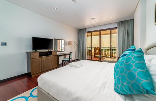 Palm Jumeirah Apartment | Luxe Getaways Royal Amwaj Palm Jumeirah Resort Apartment Holiday Home