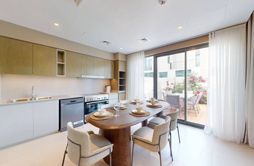 Dubai House | Luxurious 3 Bed l Private Villa with Private Garden l Arabian Ranches