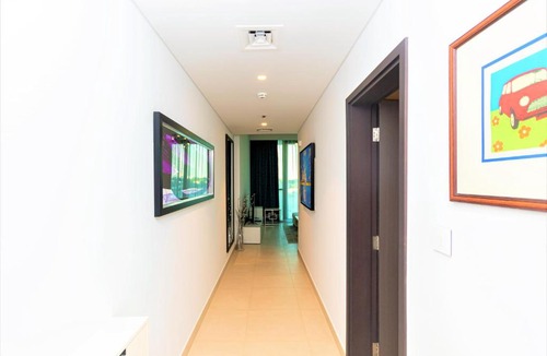 Bur Dubai Apartment | Luxurious Downtown Views with Dubai Mall access