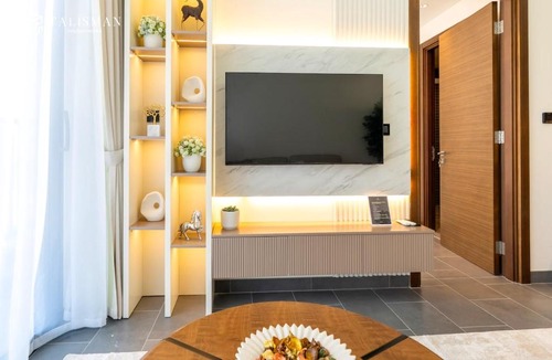 Nad Al Sheba Apartment | Luxury 1BR Burj Khalifa & Flamingo Sanctuary Views