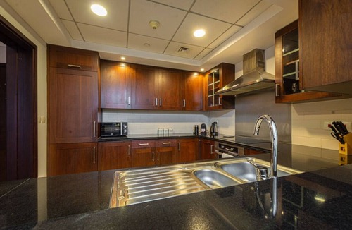 Downtown Dubai Apartment | Luxury 2BR|Burj Khalifa Fountain View w/Pool, Gym, and Near Dubai Mall