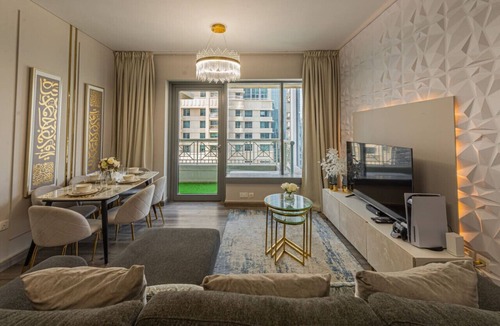 Downtown Dubai Apartment | Luxury 2BR|Burj Khalifa Fountain View w/Pool, Gym, and Near Dubai Mall