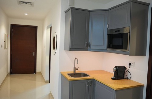Sharm Villa | Luxury 3BR Villa with Majlis, Marina & Mountain View, Sleeps 9, Al Dana Villa
