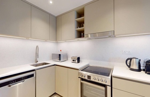 Umm Suqeim 3 Apartment | Luxury Living 1 Bed l Pool View l Burj Al Arab