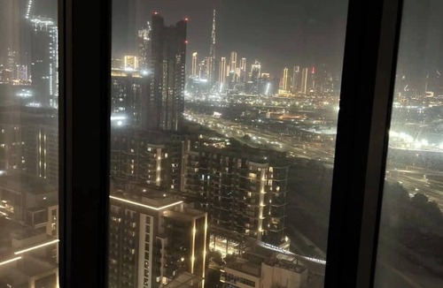 Dubai Apartment | Luxury Apartment w/Burj Khalifa & Lagoon Views