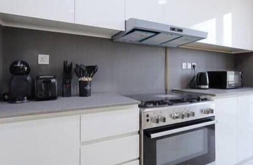 Dubai Apartment | Luxury Apt W Pool Near Airport & Downtown Dubai