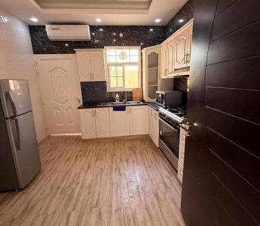 Ajman House | Luxury Bedroom in Premium Villa Al Zahya Ajman