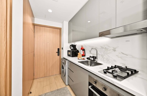 Nad Al Sheba Apartment | Luxury Studio near Burj Khalifa and Dubai Mall