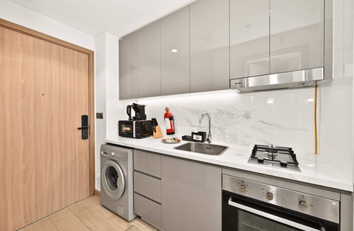 Nad Al Sheba Apartment | Luxury Studio near Burj Khalifa and Dubai Mall