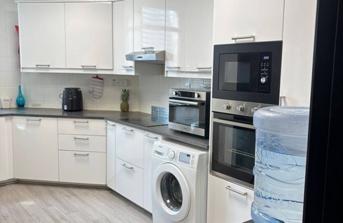 Jumeirah Beach Residence Hostel | Lyo hostel Marina Whraf 1