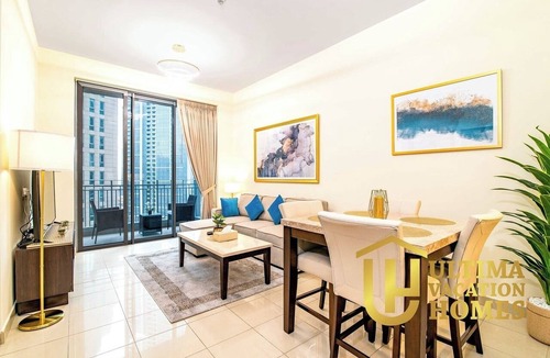 Sheikh Zayed Road Apartment | Magnificent 1BR Next to Burj Khalifa and Dubai Mall