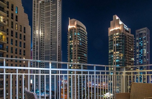 Sheikh Zayed Road Apartment | Magnificent 1BR Next to Burj Khalifa and Dubai Mall
