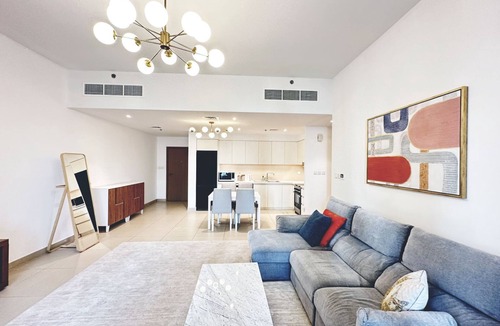 Dubai Apartment | Modern 2-bedroom apartment with WiFi, fitness room in welcoming Dubai