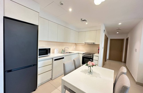 Dubai Apartment | Modern 2-bedroom apartment with WiFi, fitness room in welcoming Dubai