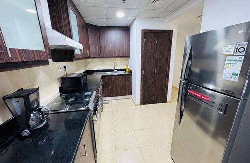 Dubai Marina Apartment | Modern 2BR with Sea View Shams 1 JBR