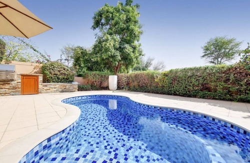 Dubai Apartment | Modern 3 Bed Villa l Private Pool l Luxury Retreat l Whispering Pines