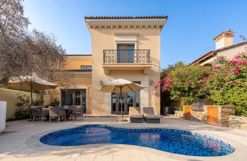 Dubai Apartment | Modern 3 Bed Villa l Private Pool l Luxury Retreat l Whispering Pines