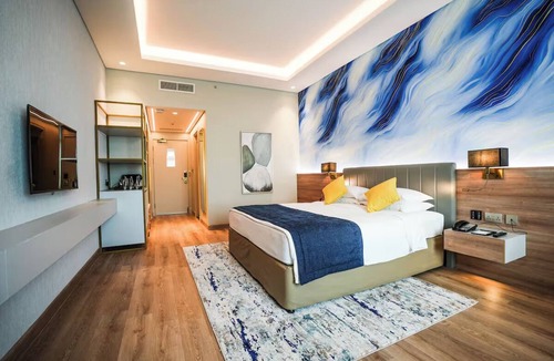 Garhoud Hotel | Movenpick Al Bustan | Classic Room | Easy Dubai Access, Health Club | 2 Units