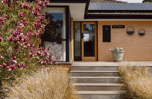 Trentham House | Nancy’s of Trentham | Stylish 3BD Walk to Town