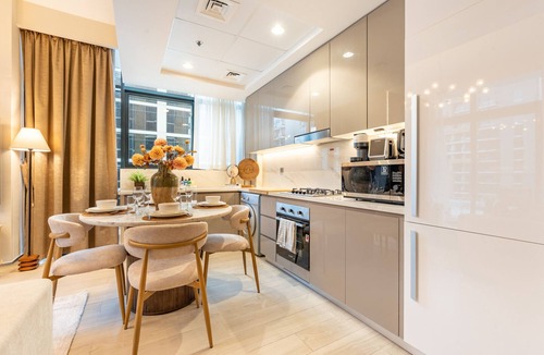 Nad Al Sheba Apartment | Near Meydan Racecourse, Minutes Car Drive to Downtown and Burj Khalifa