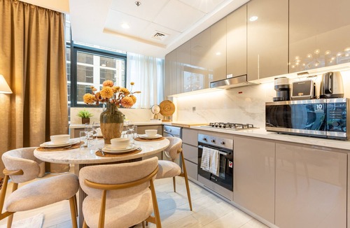 Nad Al Sheba Apartment | Near Meydan Racecourse, Minutes Car Drive to Downtown and Burj Khalifa