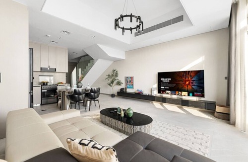 Dubai Villa | New Villa With PS5 & Private Pool Near Dubai Mall