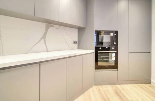 Palm Jumeirah Apartment | Palm Jumeirah Apt w/Beach Access & Sea View