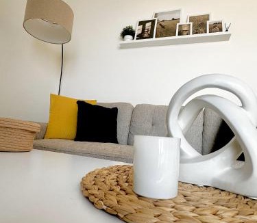 Dubai Apartment | Panoramic 1BR I Luxury Stay