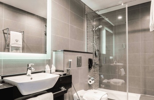 Downtown Dubai Hotel | Park Regis BB | Deluxe | Near Dubai Mall, Dubai Canal Promenade, Downtown