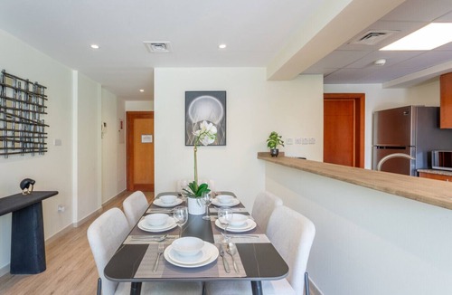The Greens Apartment | Peaceful 2 Bed l Sheikh Zayed Road l The Greens