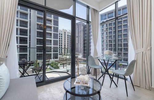Nad Al Sheba Apartment | Pool View 2 adults 2 kids Brand New Czec