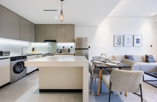 Al Satwa Apartment | Premium 2 Bed Close to DIFC & WTC | Prime Location