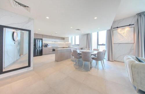 Sharjah Apartment | Premium 3BR - Maid Room - Boulevard Aljada by Arada -Pool - Gym