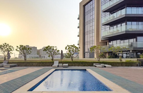 Abu Dhabi Apartment | Premium - Big Studio with Balcony - Near to NYU University and Saadiyat Cultural District - Designer's Choice