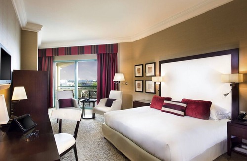 Garhoud Hotel | Premium Executive | Movenpick Al Bustan | DXB 5 Min, Spa, Health Club | 2 Units