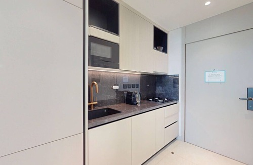 Al Satwa Apartment | Premium Studio l near Museum of Future and Metro