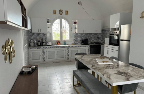 Tantana House | Private villa pool & terrace - ideal for families - near beaches(30m) Sousse