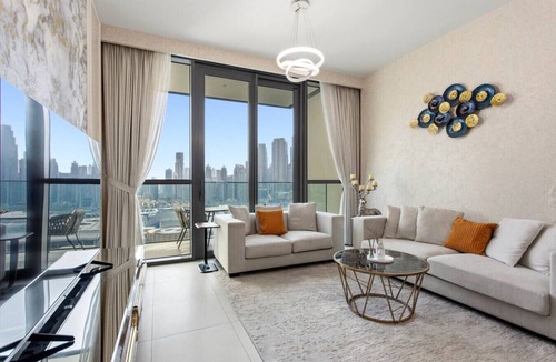 Za'abeel 2 Apartment | Refined 2BR Stay with Iconic Burj Views