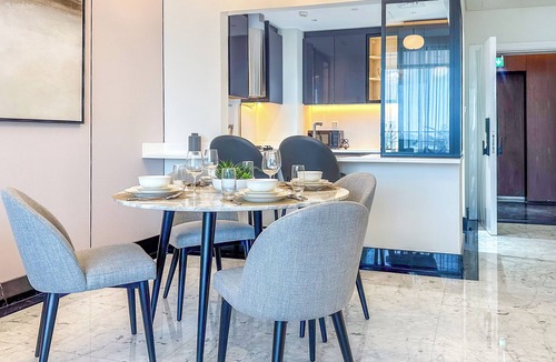 Downtown Dubai Apartment | Romantic 1BR with Hot Tub Balcony in Business Bay - 10AB08