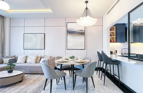 Downtown Dubai Apartment | Romantic 1BR with Hot Tub Balcony in Business Bay - 10AB08