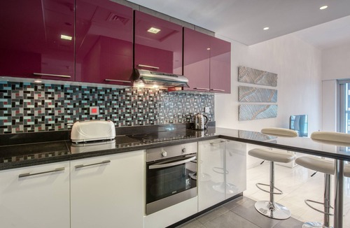 Dubai Marina Apartment | Sea Views 1BR in the Heart of Dubai Marina by Deluxe Holiday Homes