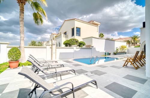Palm Jumeirah Villa | Seaside 5BR Villa with Assist Room and Beach Access on Frond E Palm Jumeirah
