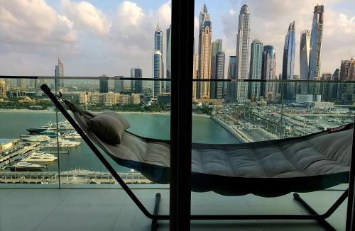 Dubai Marina Apartment | Seaside Serenity Perfect Beachfront Holiday Haven