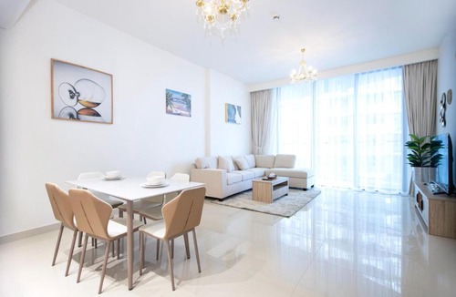 Mina Al Arab Apartment | Serene Chic 1BR in Bay Residences Central 1