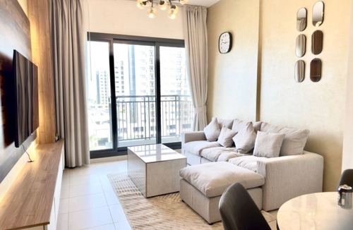 Dubai Apartment | Silk Valley - Luxury 1BR with beautiful Garden View
