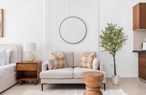 Dubai Apartment | Silkhaus Vacation Homes Bright Studio Near Silicon Central Mall