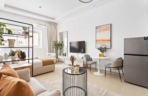 Dubai Apartment | Silkhaus Vacation Homes New Studio in ASB Tower Walking distance to mall