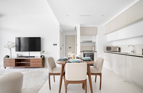 Dubai Marina Apartment | Silkhaus Vacation Homes Sea and City View 1BDR in Marina Vista