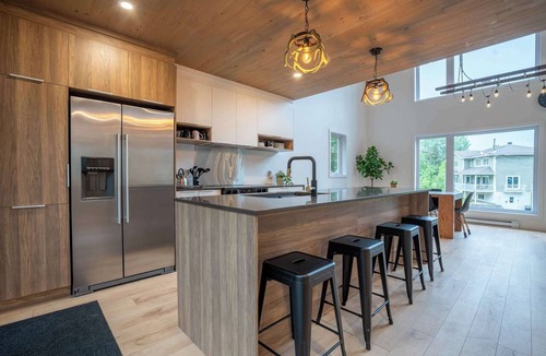 Saint Donat Ski Chalet | Ski In/Ski Out Spa, Babyfoot | Le Chouette Chalet