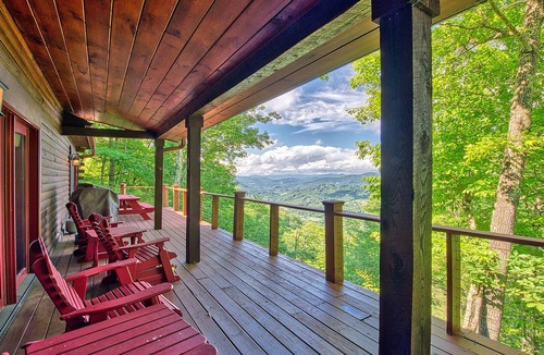 Maggie Valley Cabin | Sky Cabin: Luxury, Gated, Sparkling Clean, featured on HGTV's "Log Cabin Living"